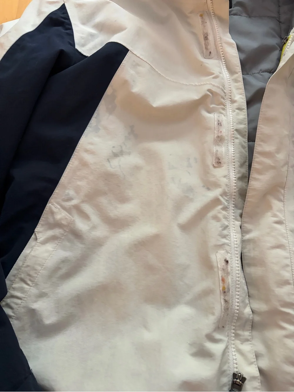 The North Face Men’s Hooded Ski Jacket in White and Navy